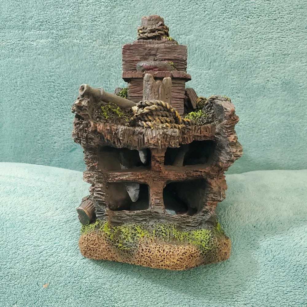 12in x 8in Half Ship Aquarium Decoration in Good Condition